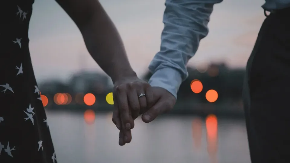 ប្រទាន​ស្វាមី ឬ​ក៏​ភរិយា​