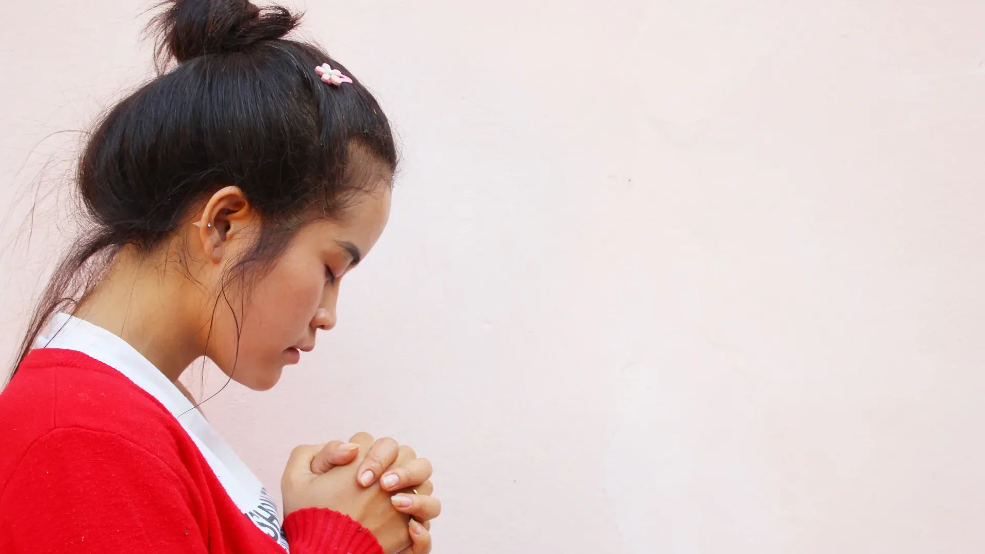 អធិស្ឋាន​បោស​សម្អាត​ទី​លាន​ចម្បាំង